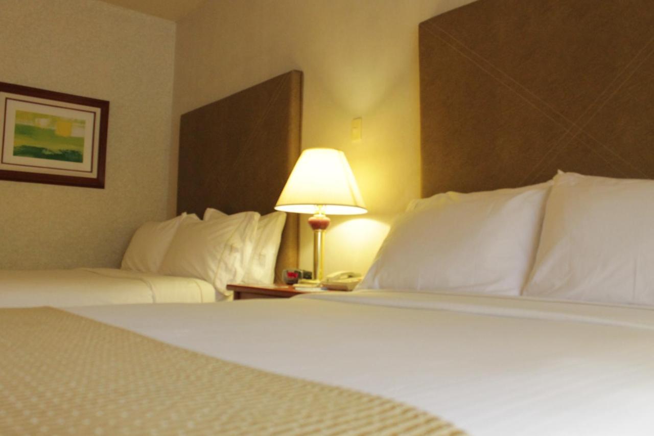 Holiday Inn Express Chihuahua By Ihg Exterior photo