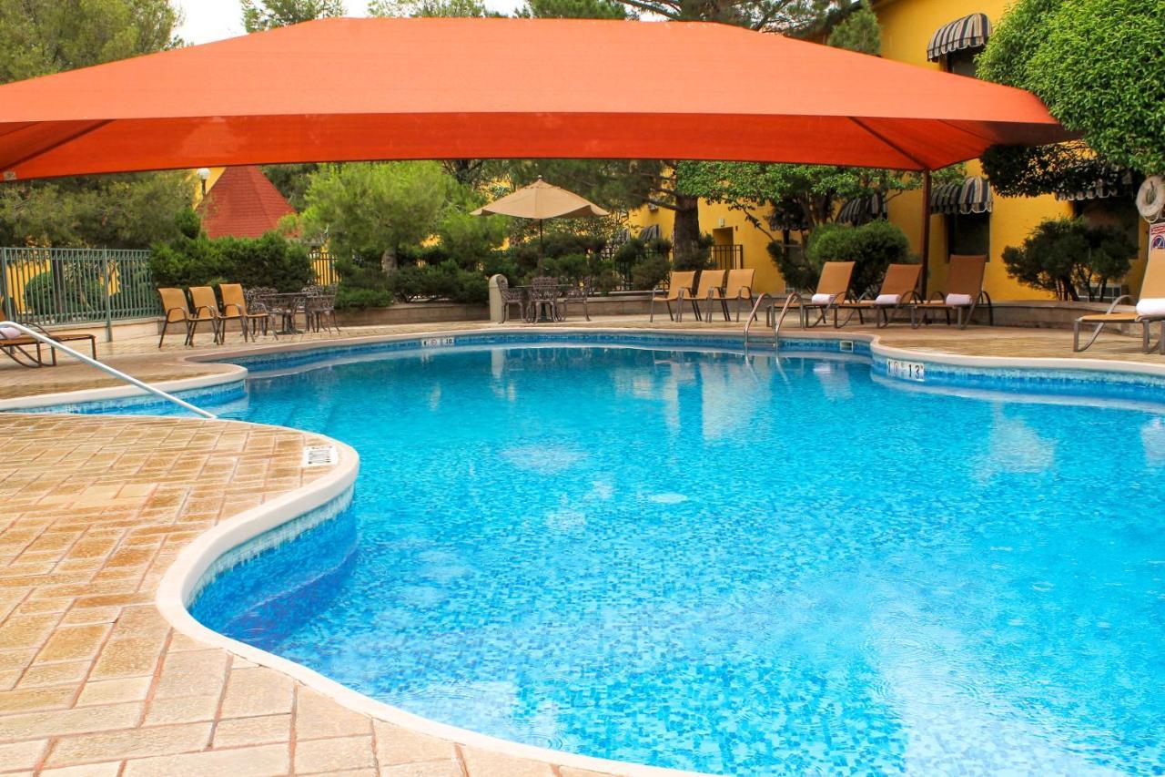 Holiday Inn Express Chihuahua By Ihg Exterior photo