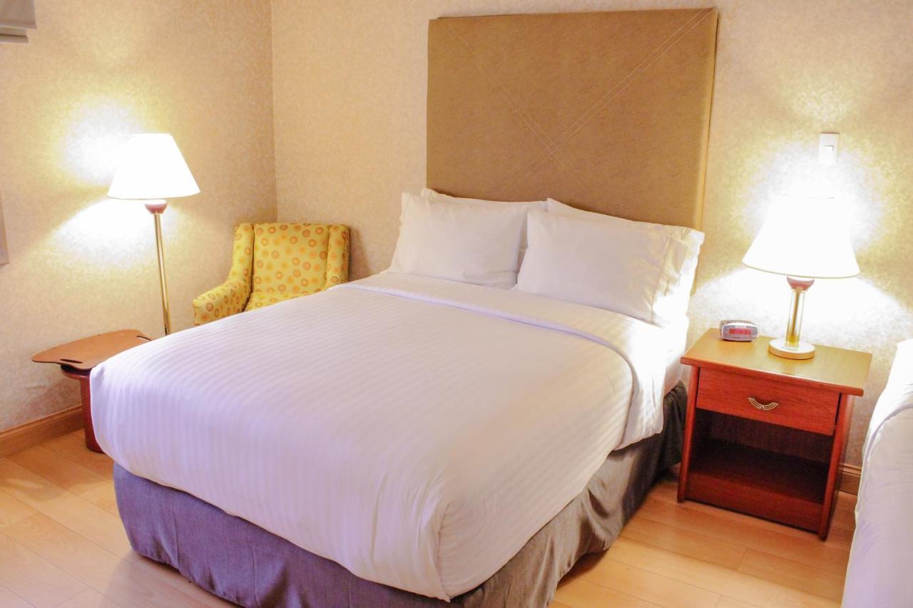 Holiday Inn Express Chihuahua By Ihg Exterior photo