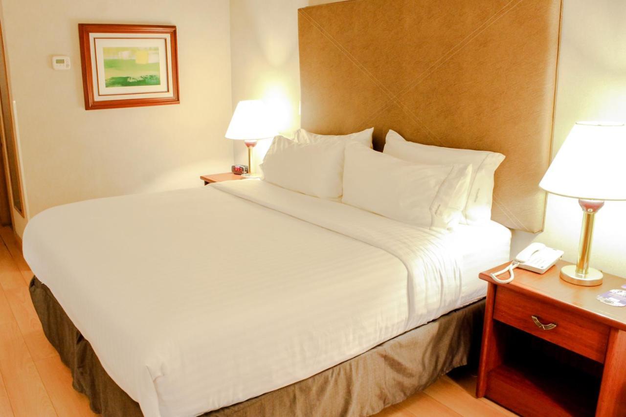 Holiday Inn Express Chihuahua By Ihg Exterior photo