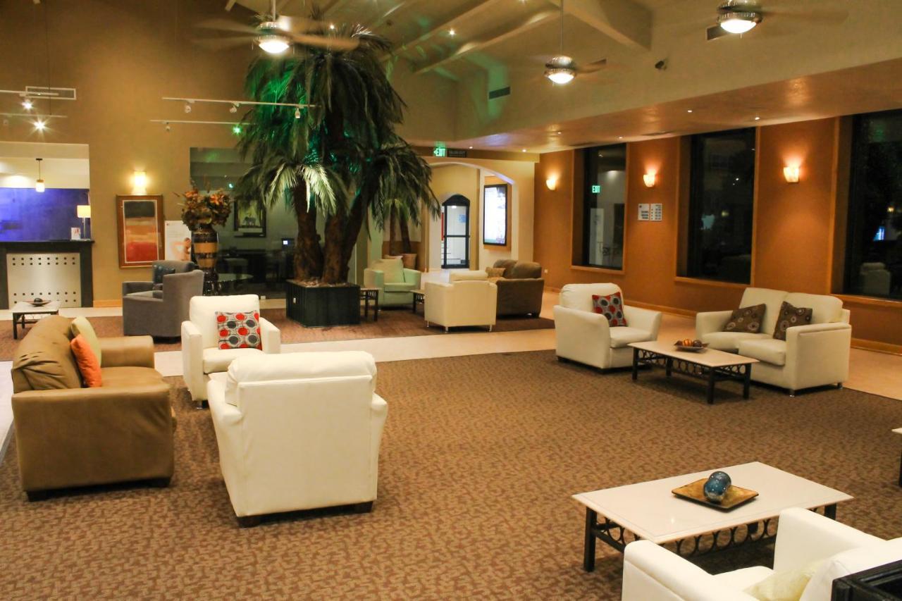 Holiday Inn Express Chihuahua By Ihg Exterior photo
