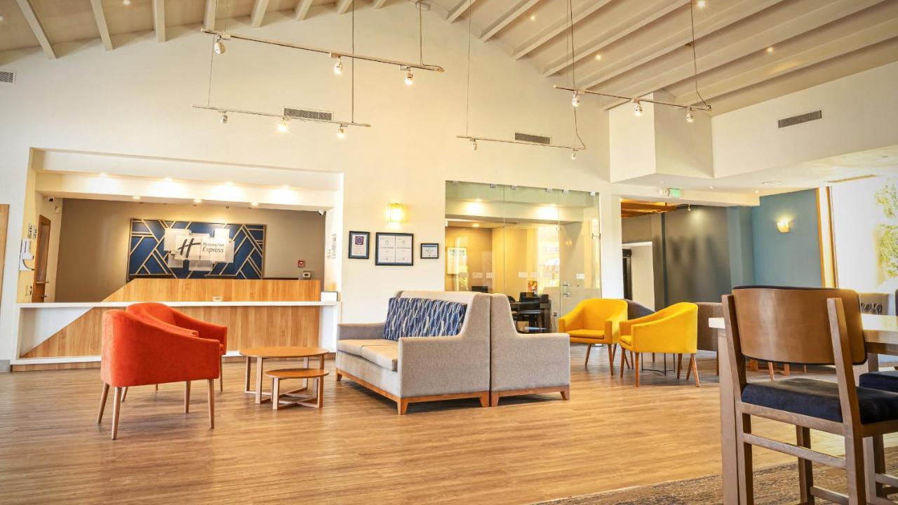 Holiday Inn Express Chihuahua By Ihg Exterior photo