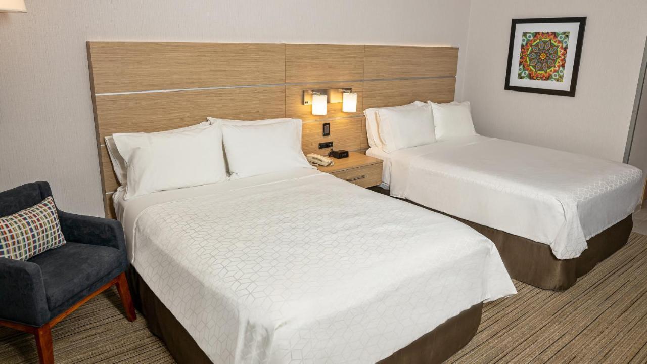 Holiday Inn Express Chihuahua By Ihg Exterior photo