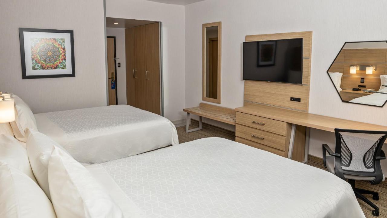 Holiday Inn Express Chihuahua By Ihg Exterior photo