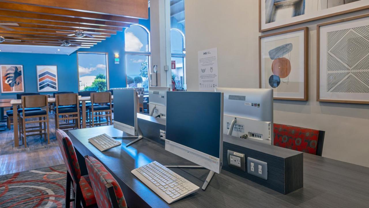 Holiday Inn Express Chihuahua By Ihg Exterior photo