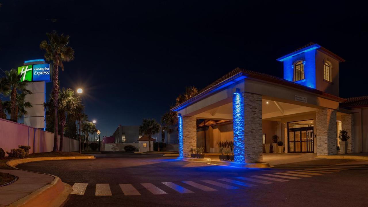 Holiday Inn Express Chihuahua By Ihg Exterior photo